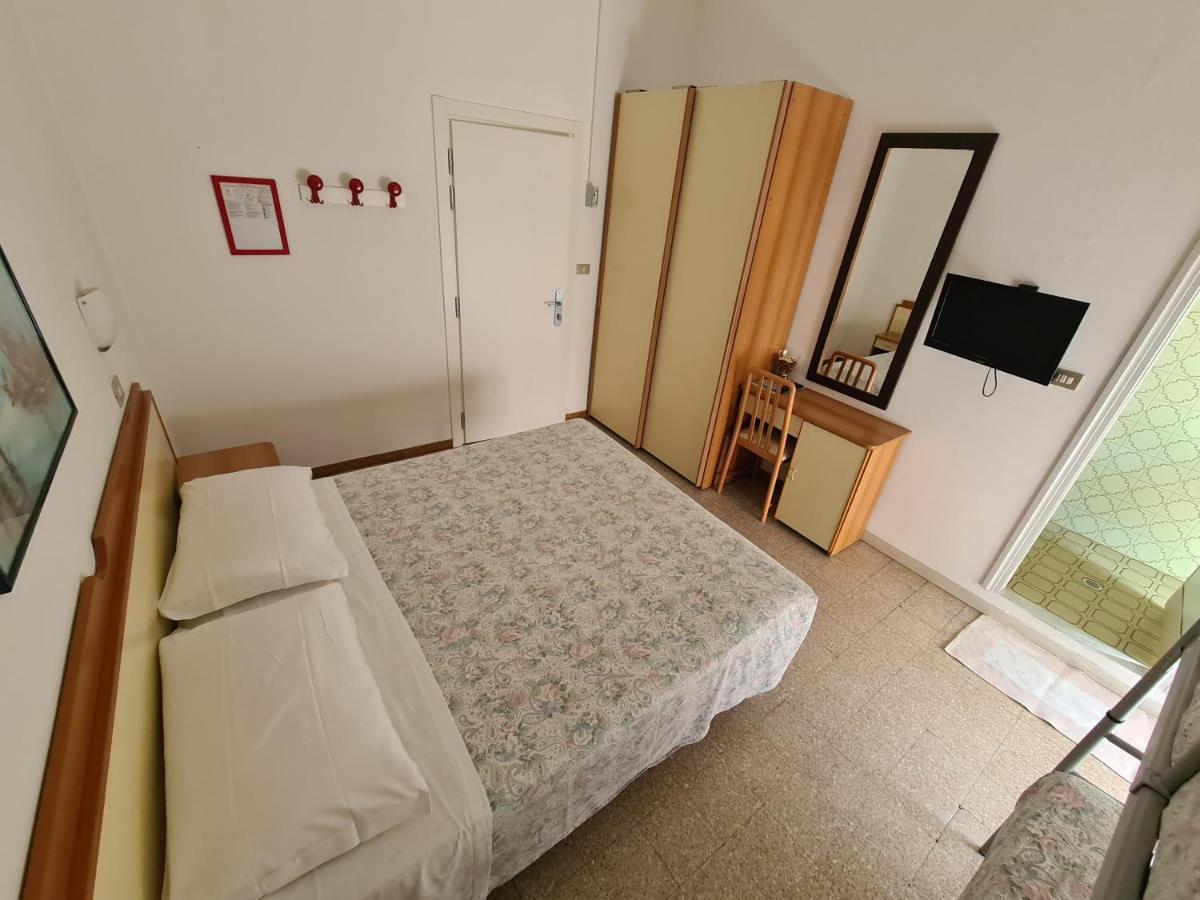 Camelia Hotel 2*